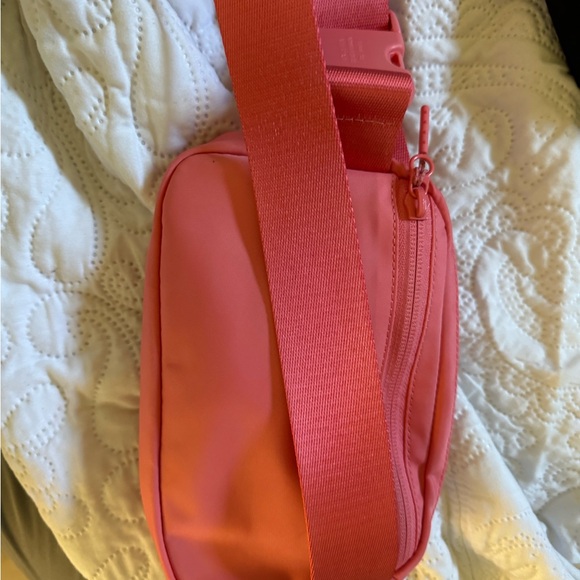 Lulu - Picture 2 of 3